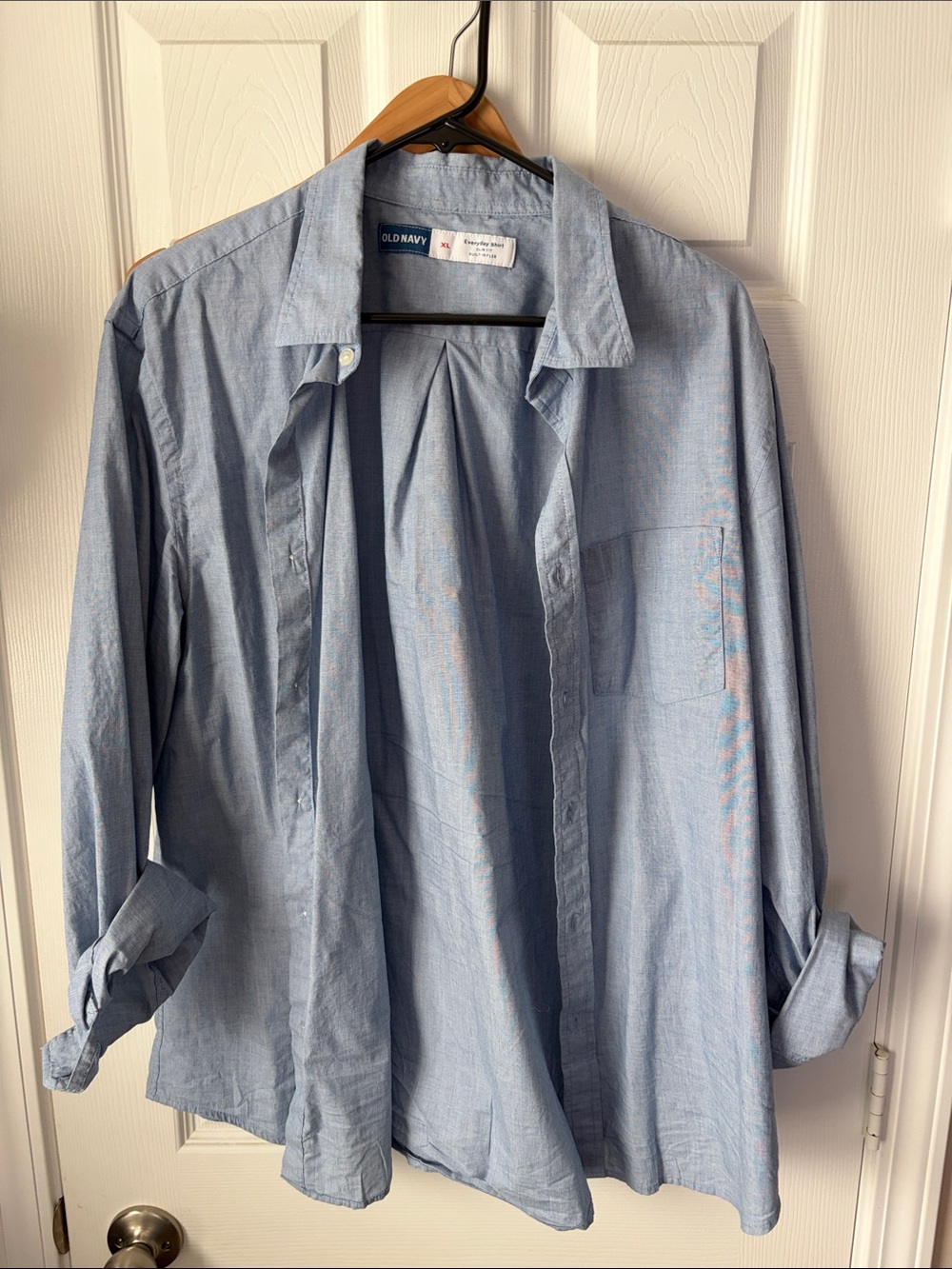 Old Navy Men's Light Blue Button-Down Shirt